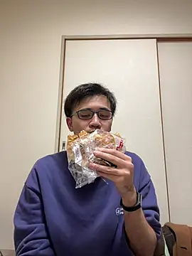 Snapshot of ryusei18570 chatting on 03/03/26, 10:15 ryusei18570 online show from 03/03/26, 10:15