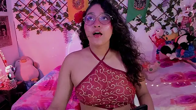 Snapshot of cutepie_uwu_ chatting on 02/02/25, 04:37 cutepie uwu online show from 02/02/25, 04:37