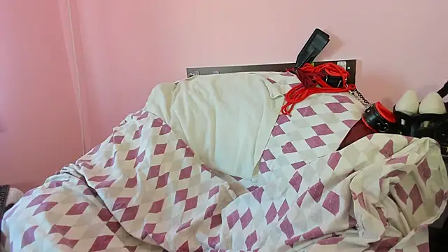 Snapshot of HotSweetAngel chatting on 02/24/25, 10:37 HotSweetAngel online show from 02/24/25, 10:37