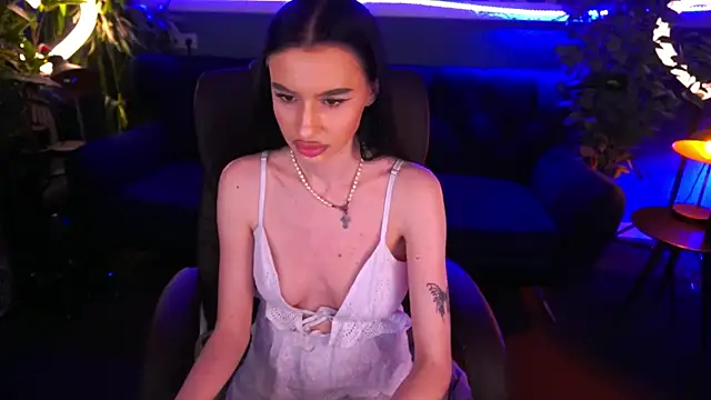 Snow WhiteeeX online show from 01/29/25, 02:51