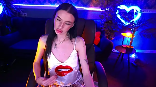 Snow WhiteeeX online show from 02/03/25, 04:57