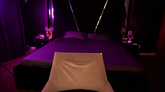 Snow WhiteeeX online show from 09/13/25, 05:40