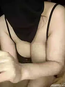 Snapshot of Ghazal_Arab21 chatting on 03/03/25, 04:14 Ghazal Arab21 online show from 03/03/25, 04:14