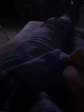 Snapshot of reelciii21 chatting on 02/18/25, 04:16 reelciii21 online show from 02/18/25, 04:16