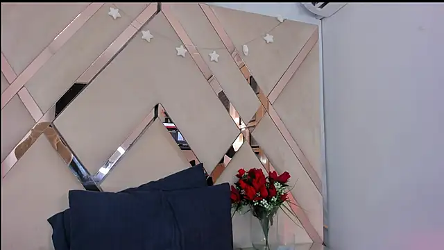 ninaht online show from 11/21/25, 08:40