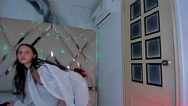 ninaht online show from 12/22/25, 09:01