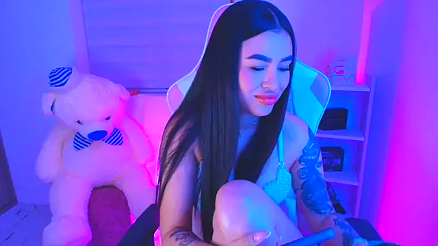 Liujunne2 online show from 01/25/25, 12:17