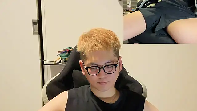 Snapshot of kensnb chatting on 07/13/26, 12:08 kensnb online show from 07/13/26, 12:08