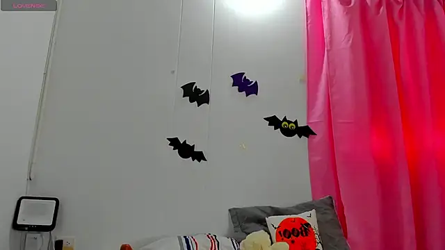 Natasha by online show from 10/10/25, 03:00