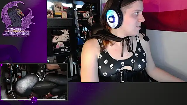 Snapshot of Rae-Suon chatting on 01/24/25, 06:56 Rae-Suon online show from 01/24/25, 06:56