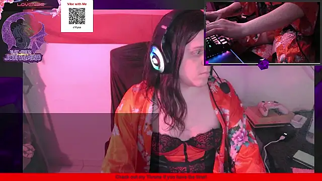 Snapshot of Rae-Suon chatting on 02/15/25, 12:37 Rae-Suon online show from 02/15/25, 12:37