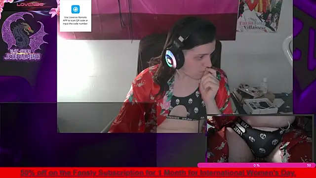 Snapshot of Rae-Suon chatting on 03/08/25, 09:18 Rae-Suon online show from 03/08/25, 09:18