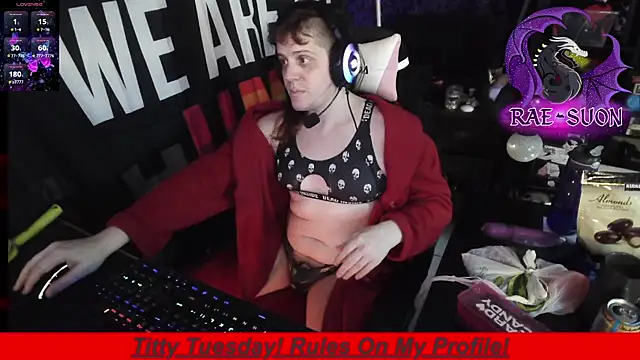 Snapshot of Rae-Suon chatting on 11/27/25, 04:03 Rae-Suon online show from 11/27/25, 04:03