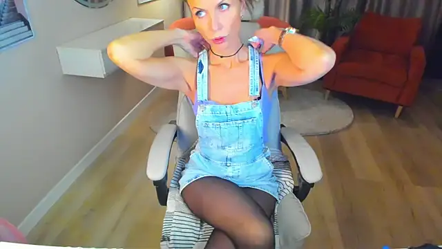 Elizabe th online show from 02/16/25, 12:52