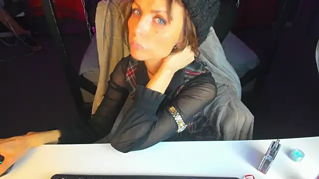 Elizabe th online show from 03/09/25, 08:51