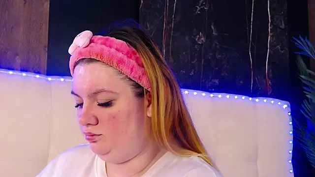 MelanieBrownn online show from 03/10/26, 05:34