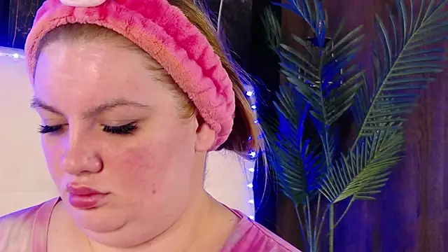 MelanieBrownn online show from 04/15/26, 04:41