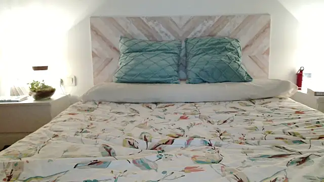 secretmuses online show from 04/06/26, 09:27