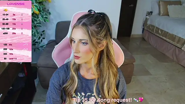 Snapshot of Angel-Ava chatting on 12/17/24, 04:12 Angel-Ava online show from 12/17/24, 04:12