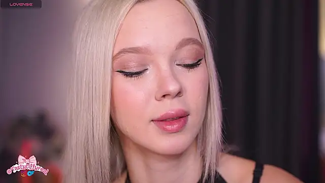  AlinaBailey online show from 03/19/26, 07:56