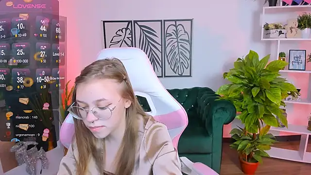 Snapshot of LayriantaVee chatting on 01/19/25, 10:06 LayriantaVee online show from 01/19/25, 10:06