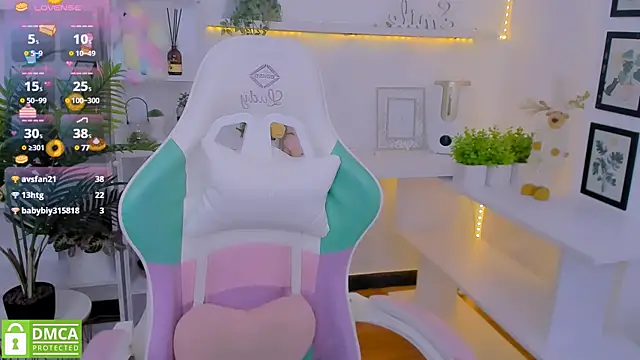 Snapshot of LayriantaVee chatting on 01/29/25, 10:05 LayriantaVee online show from 01/29/25, 10:05