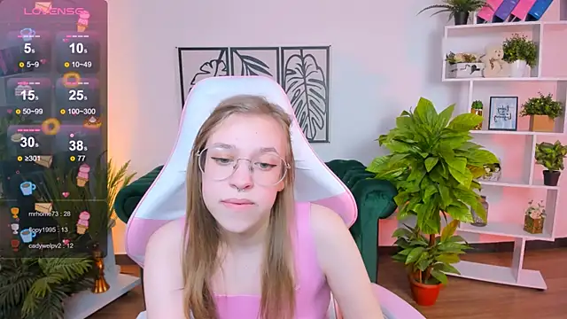 Snapshot of LayriantaVee chatting on 02/01/25, 01:20 LayriantaVee online show from 02/01/25, 01:20