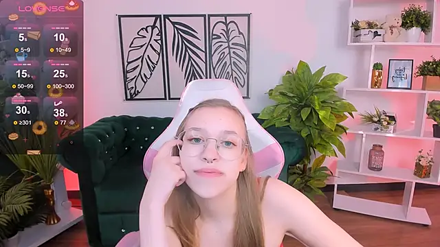 Snapshot of LayriantaVee chatting on 02/22/25, 06:50 LayriantaVee online show from 02/22/25, 06:50