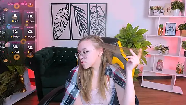 Snapshot of LayriantaVee chatting on 02/25/25, 06:47 LayriantaVee online show from 02/25/25, 06:47