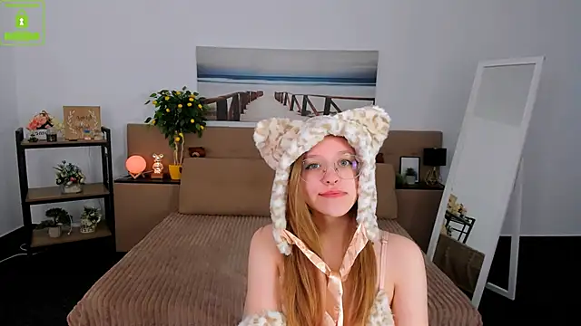 Snapshot of LayriantaVee chatting on 03/03/25, 07:10 LayriantaVee online show from 03/03/25, 07:10