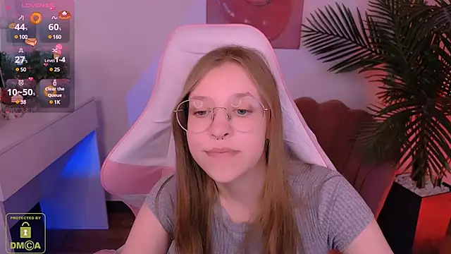 Snapshot of LayriantaVee chatting on 03/16/25, 01:27 LayriantaVee online show from 03/16/25, 01:27