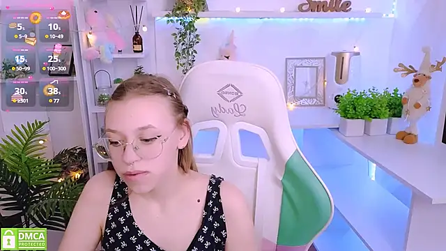 Snapshot of LayriantaVee chatting on 03/19/25, 10:11 LayriantaVee online show from 03/19/25, 10:11