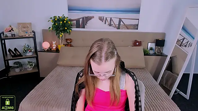 Snapshot of LayriantaVee chatting on 03/22/25, 01:41 LayriantaVee online show from 03/22/25, 01:41