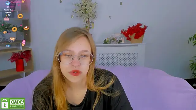 Snapshot of LayriantaVee chatting on 09/10/25, 06:02 LayriantaVee online show from 09/10/25, 06:02