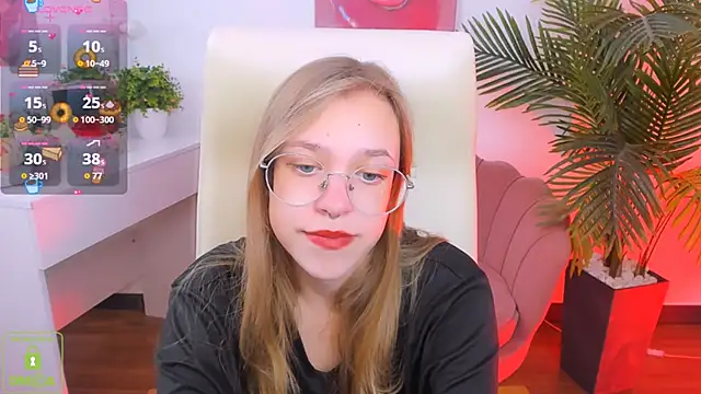 Snapshot of LayriantaVee chatting on 09/11/25, 06:13 LayriantaVee online show from 09/11/25, 06:13