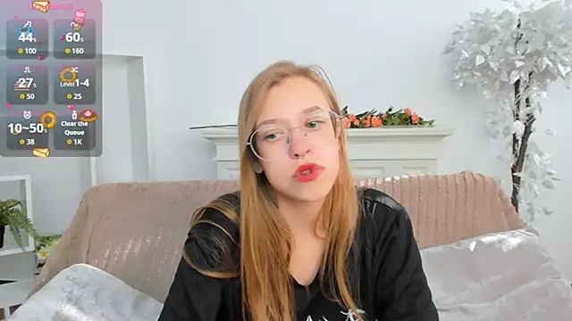 Snapshot of LayriantaVee chatting on 09/13/25, 06:02 LayriantaVee online show from 09/13/25, 06:02