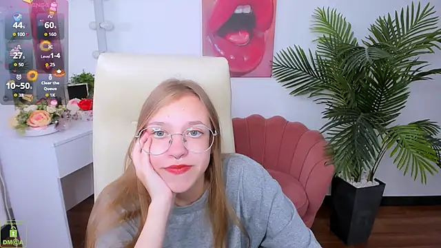 Snapshot of LayriantaVee chatting on 09/15/25, 06:02 LayriantaVee online show from 09/15/25, 06:02