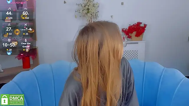 Snapshot of LayriantaVee chatting on 09/27/25, 06:18 LayriantaVee online show from 09/27/25, 06:18