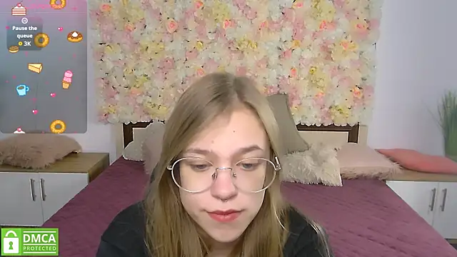 Snapshot of LayriantaVee chatting on 10/05/25, 06:12 LayriantaVee online show from 10/05/25, 06:12