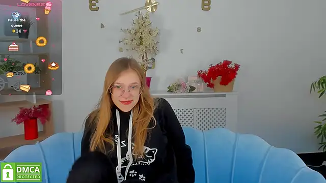 Snapshot of LayriantaVee chatting on 10/07/25, 06:21 LayriantaVee online show from 10/07/25, 06:21