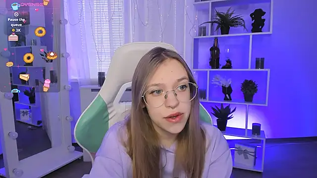 Snapshot of LayriantaVee chatting on 03/25/26, 06:52 LayriantaVee online show from 03/25/26, 06:52