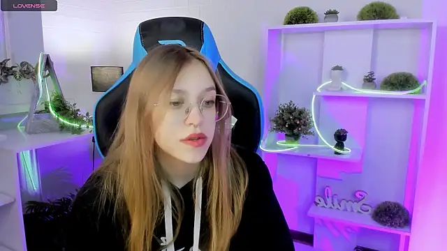 Snapshot of LayriantaVee chatting on 04/16/26, 06:25 LayriantaVee online show from 04/16/26, 06:25