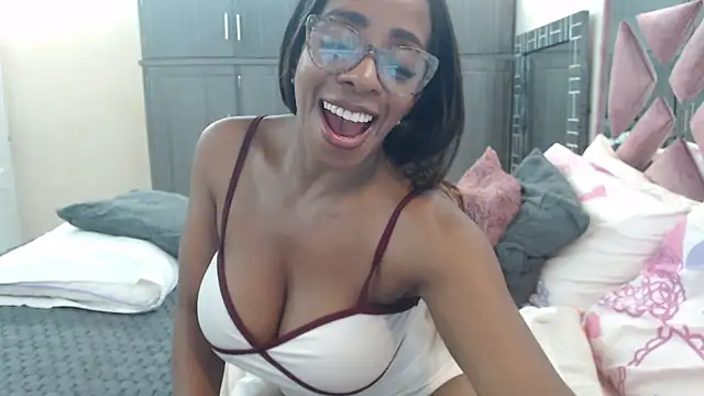 Snapshot of Ginachaudex chatting on 07/11/26, 01:19 Ginachaudex online show from 07/11/26, 01:19