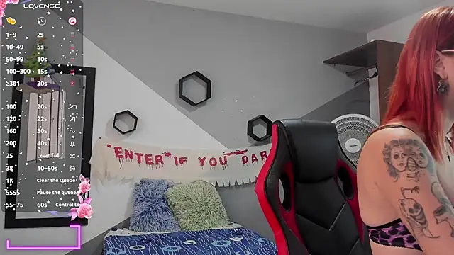 Danniela rivera online show from 12/21/24, 12:06