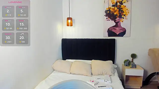 Snapshot of Scarlett__bell chatting on 10/06/25, 01:08 Scarlett bell online show from 10/06/25, 01:08