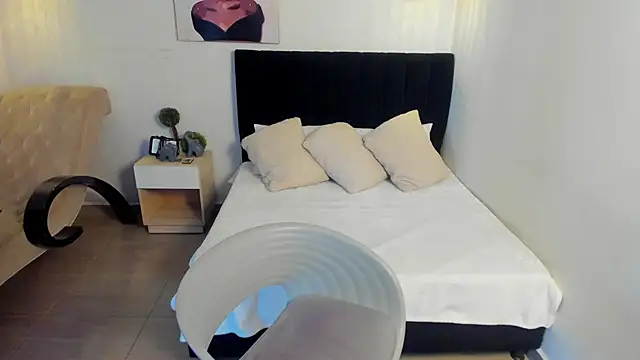 Snapshot of Scarlett__bell chatting on 10/09/25, 12:58 Scarlett bell online show from 10/09/25, 12:58