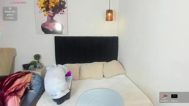 Snapshot of Scarlett__bell chatting on 10/27/25, 01:15 Scarlett bell online show from 10/27/25, 01:15