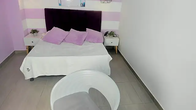 Snapshot of Scarlett__bell chatting on 11/14/25, 07:12 Scarlett bell online show from 11/14/25, 07:12