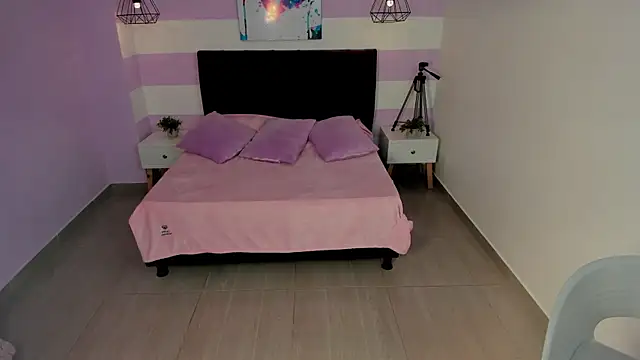 Snapshot of Scarlett__bell chatting on 11/29/25, 01:14 Scarlett bell online show from 11/29/25, 01:14