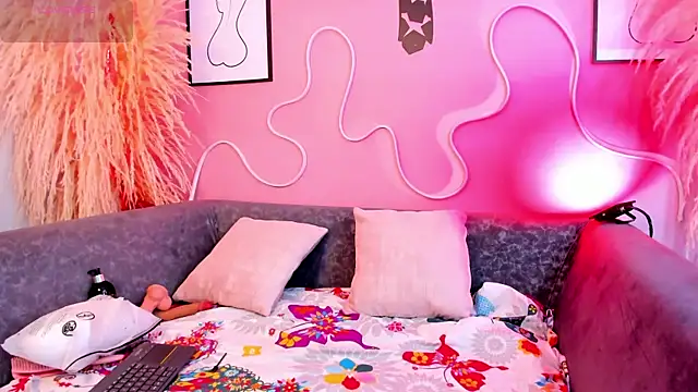 Annie karlsson   online show from 12/28/24, 07:33